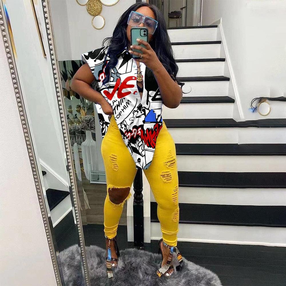 Women Sleeveless Comic Strip Shirt Lady Fashion Street Style Buttons Up Shirt Sexy Summer Turn-down Collar Letter Tops Irregular Hem Loose Blouse